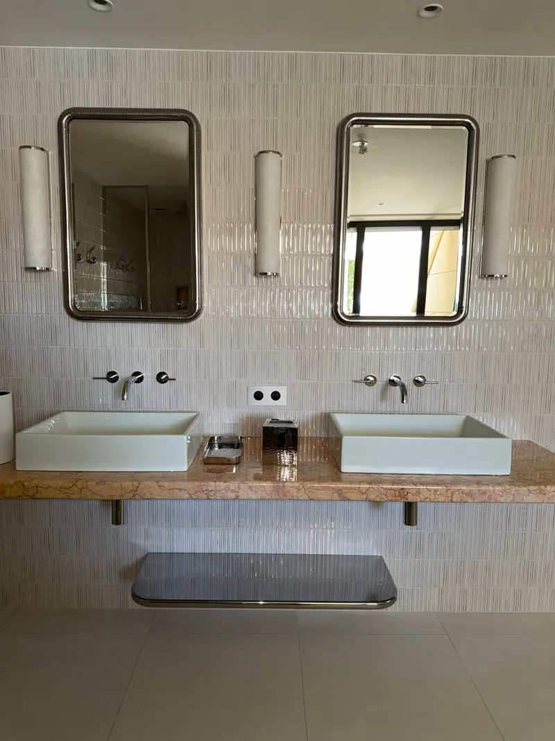 Double vasque sur plan en marbre