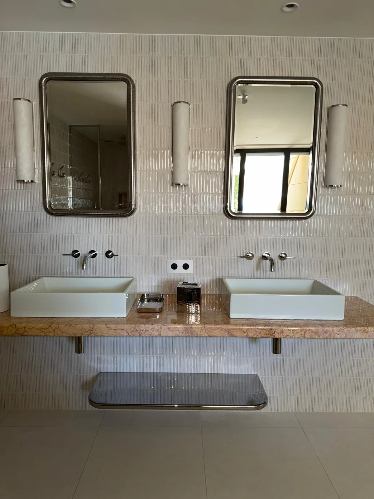 Double vasque sur plan en marbre