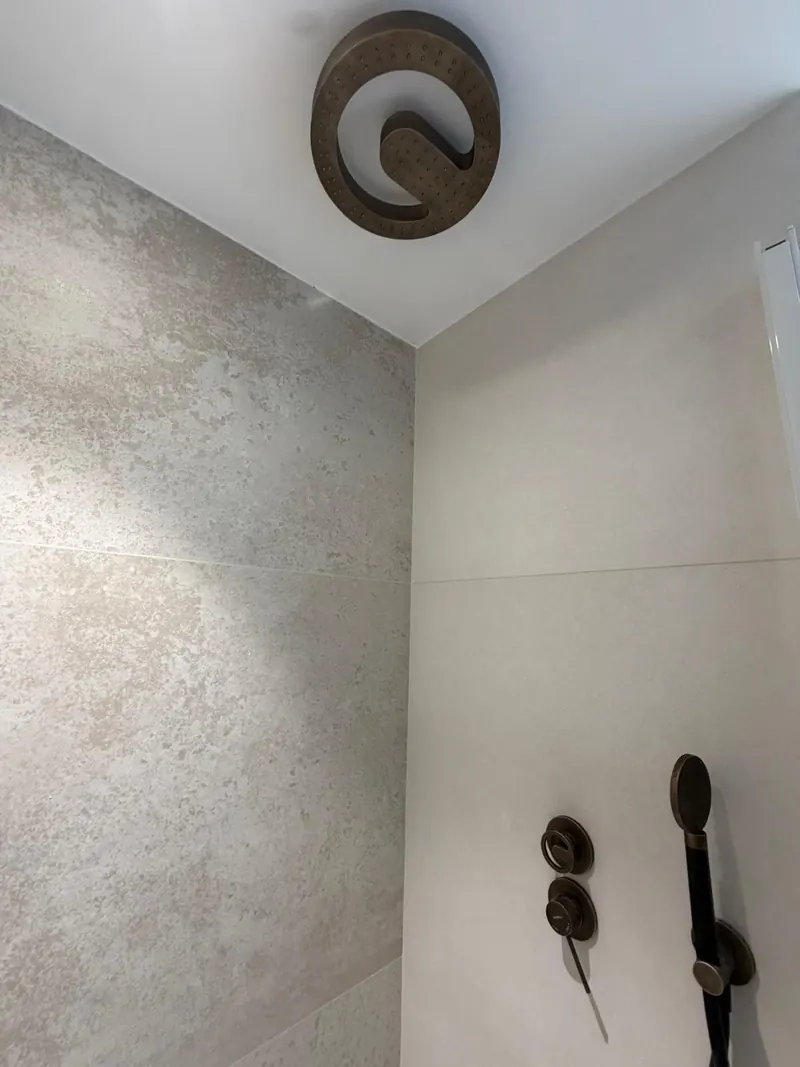 Douche à mitigeur encastré finition bronze